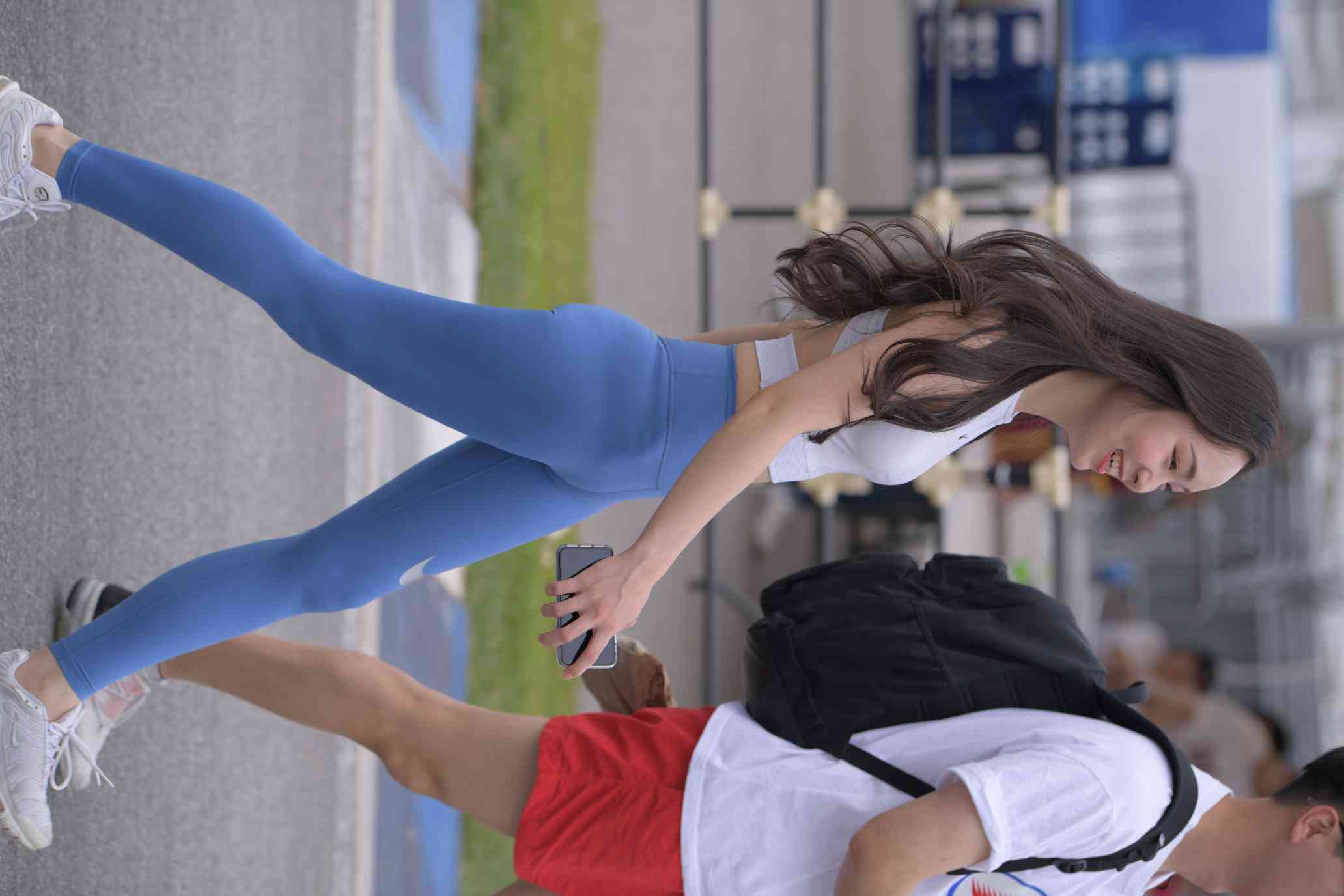 图片[4]-陪男朋友逛街的瑜伽裤女孩【74P】04034-野途图库
