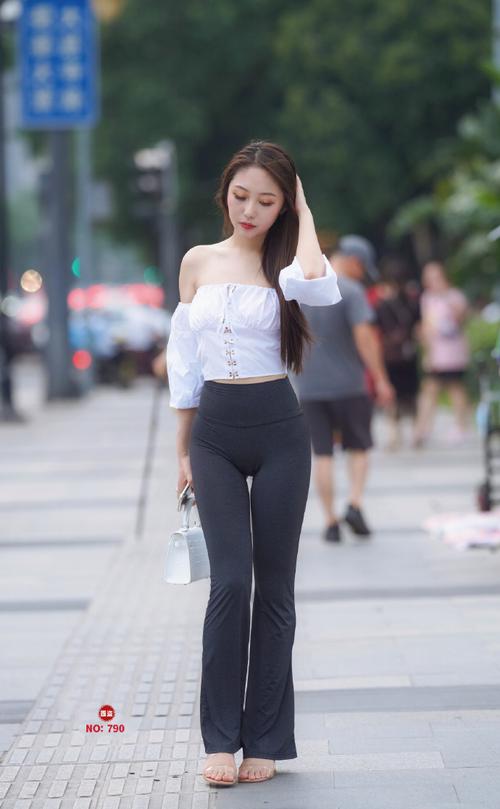 身材非常哇塞的瑜伽裤女孩  J1333 521P6V-21.6GB-野途图库