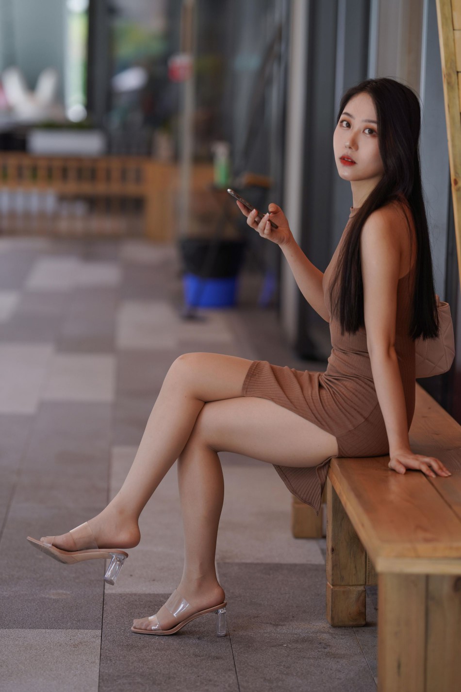 图片[5]-超有女人味的姑娘短裙逛街【400P】00049-野途图库