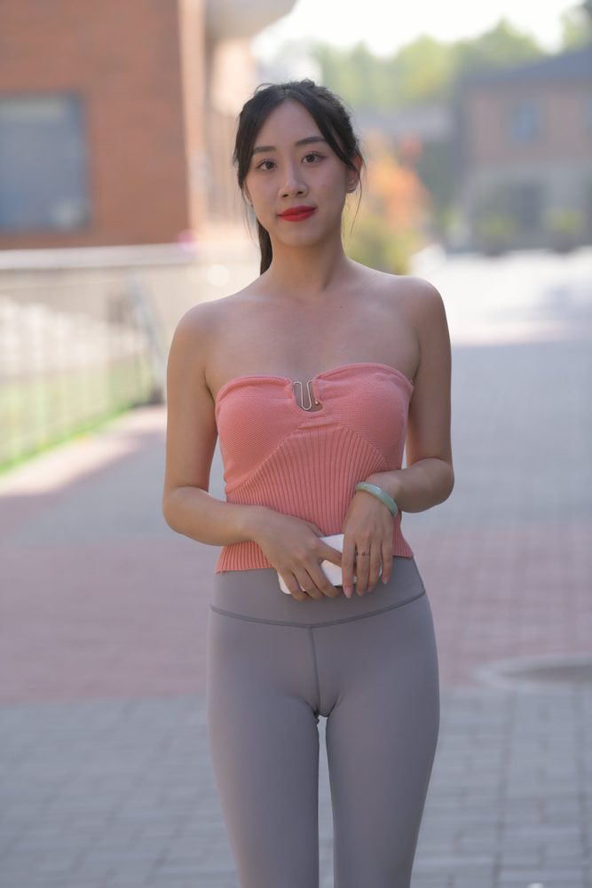 灰色瑜伽裤女孩J4905 522P1V-25.8GB-野途图库