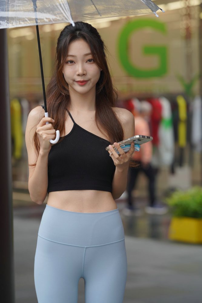 大眼睛瑜伽裤女孩J2903 988P8V-37.6GB-野途图库