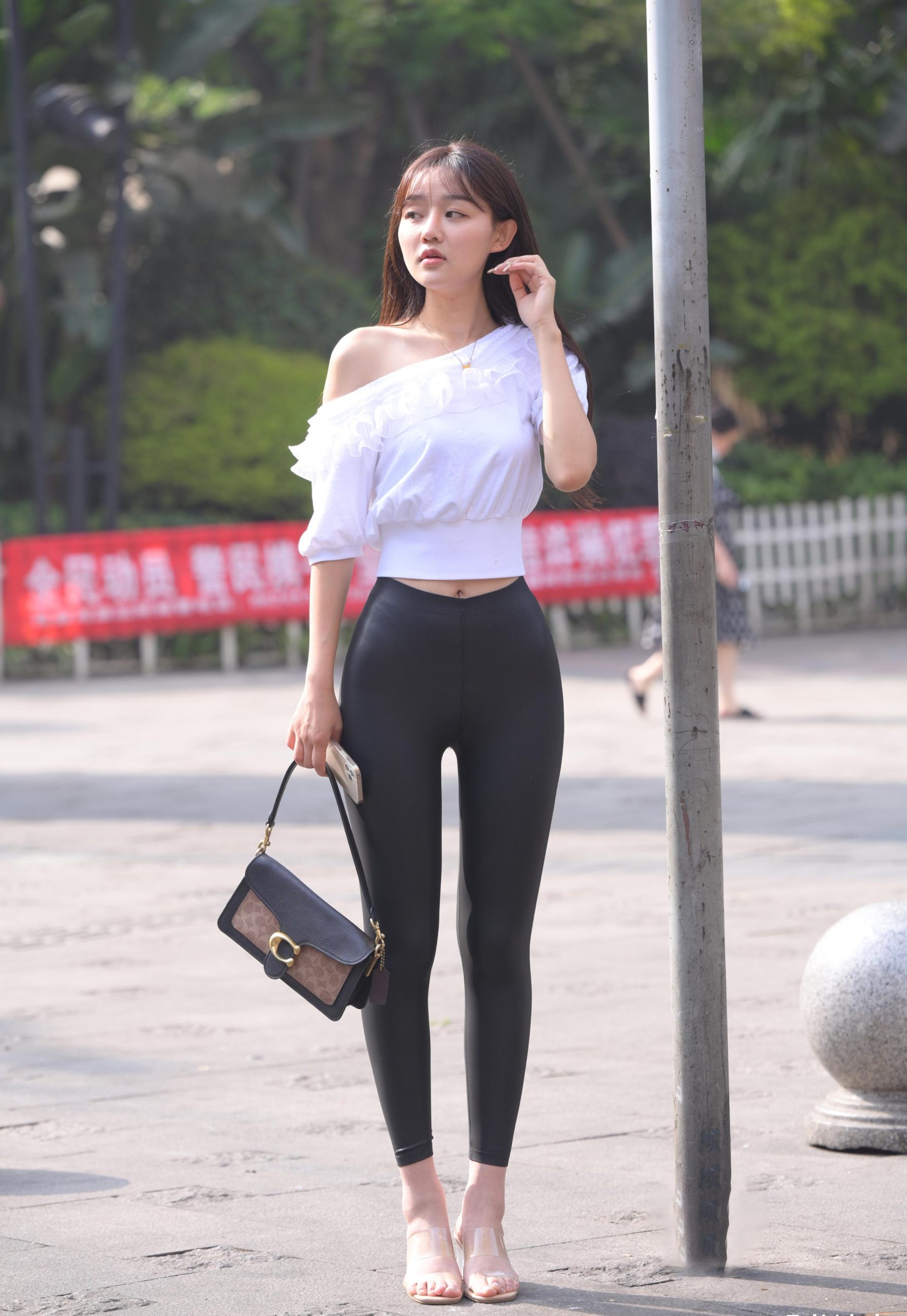 图片[5]-笑容非常甜美且治愈的皮裤女孩 J1945 751P1V-22.1GB-野途图库