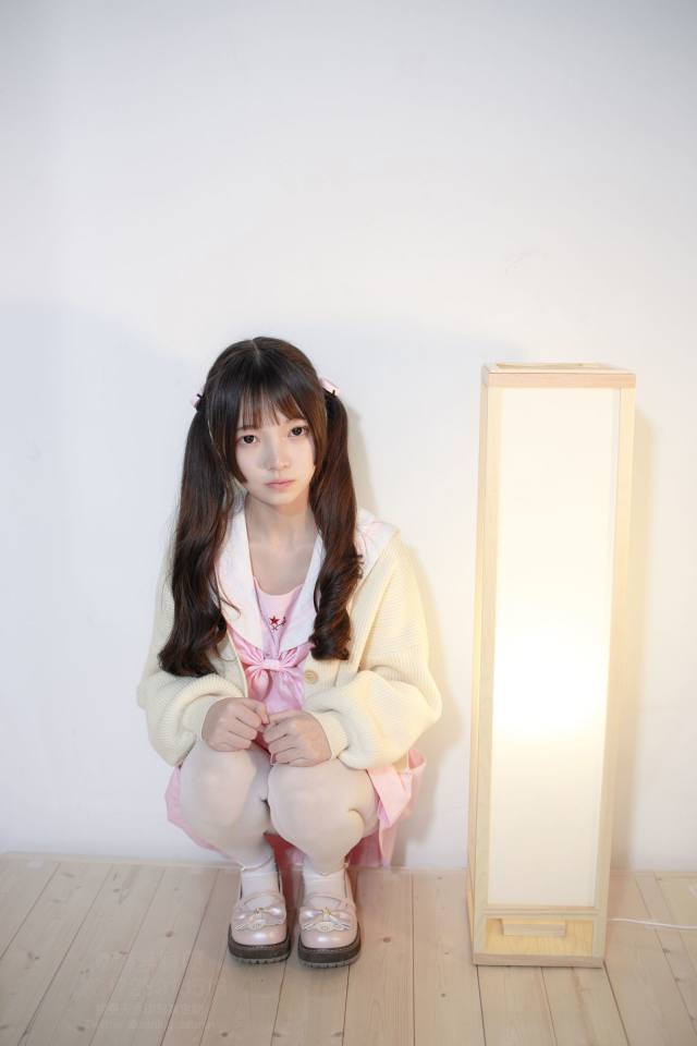 图片[2]-好像有什么心事的白丝双马尾女孩【59P】20022-野途图库