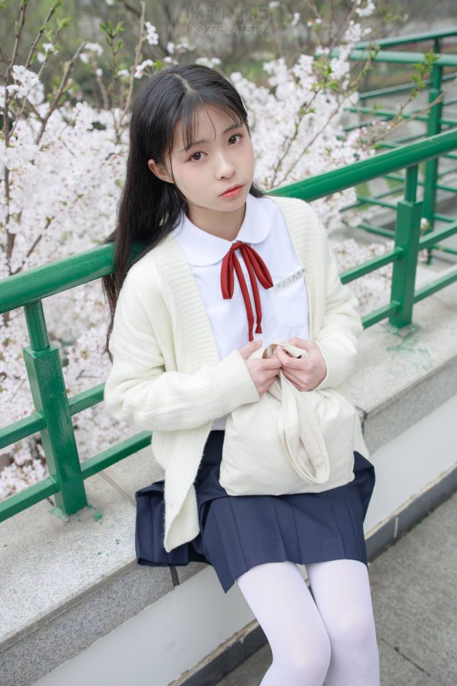 甜美可人的白丝姑娘【127P】20011-野途图库