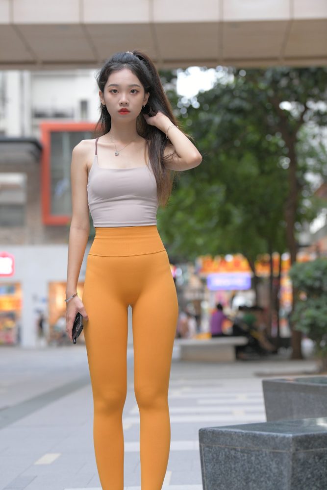 超级可爱的橘黄瑜伽裤女孩J3030 801P1V-28.0GB-野途图库