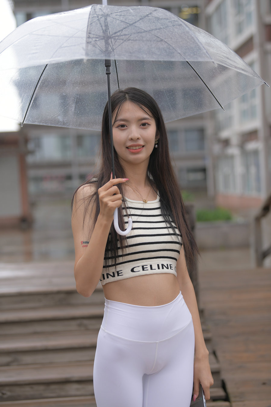 图片[1]-打伞的白色瑜伽裤女孩J2986 622P1V-22.06GB-野途图库