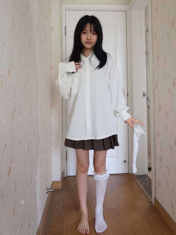 百褶裙可爱又大方的小姑娘【122P】20002-野途图库