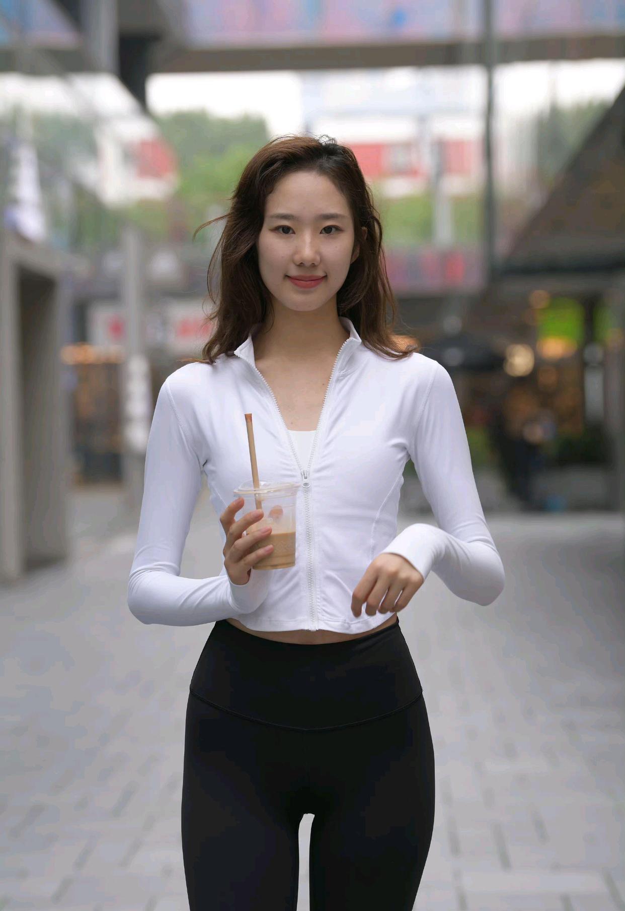 图片[2]-像刘亦菲的黑色瑜伽裤女孩J2237 340P1V-14.8GB-野途图库