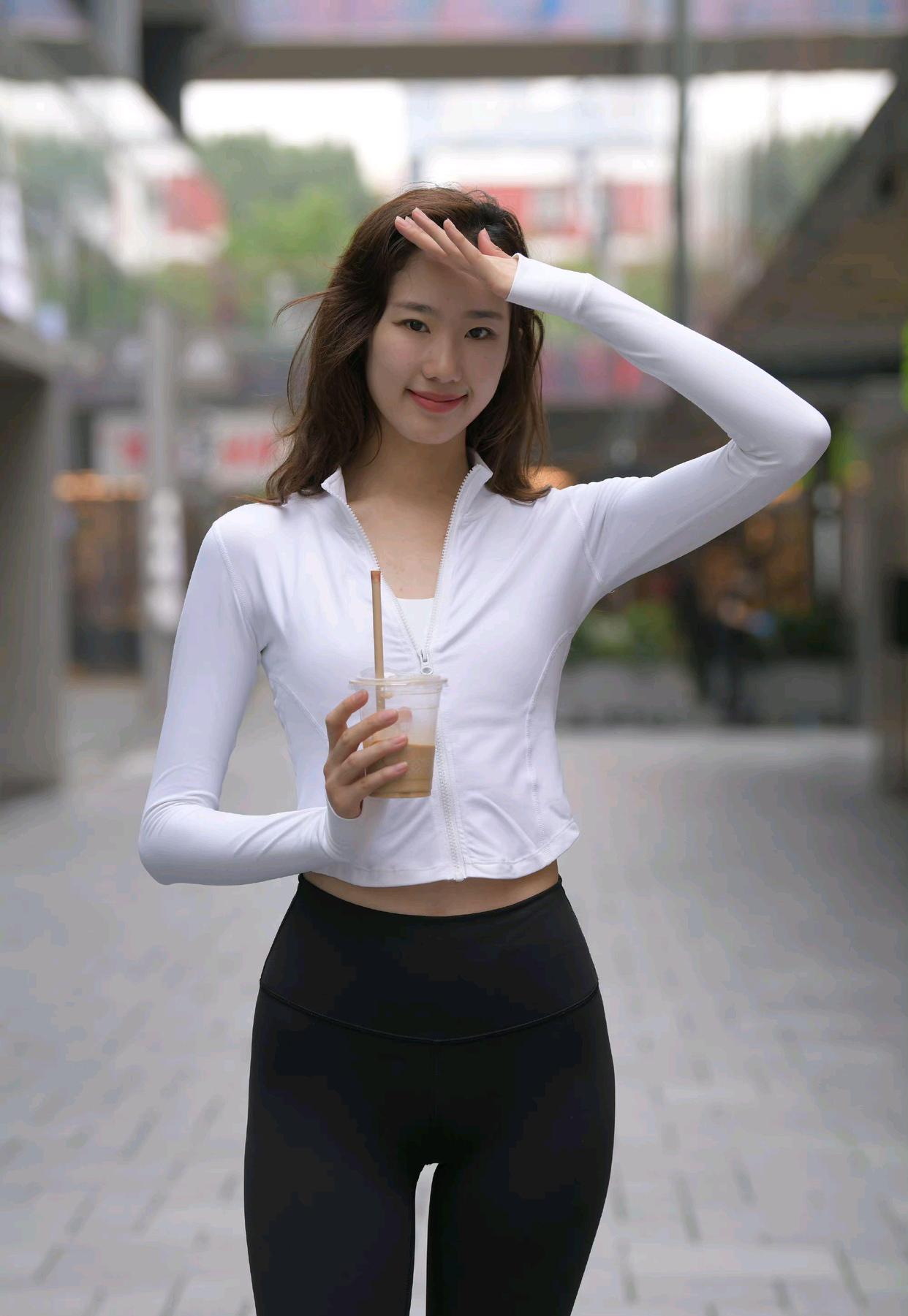 图片[4]-像刘亦菲的黑色瑜伽裤女孩J2237 340P1V-14.8GB-野途图库
