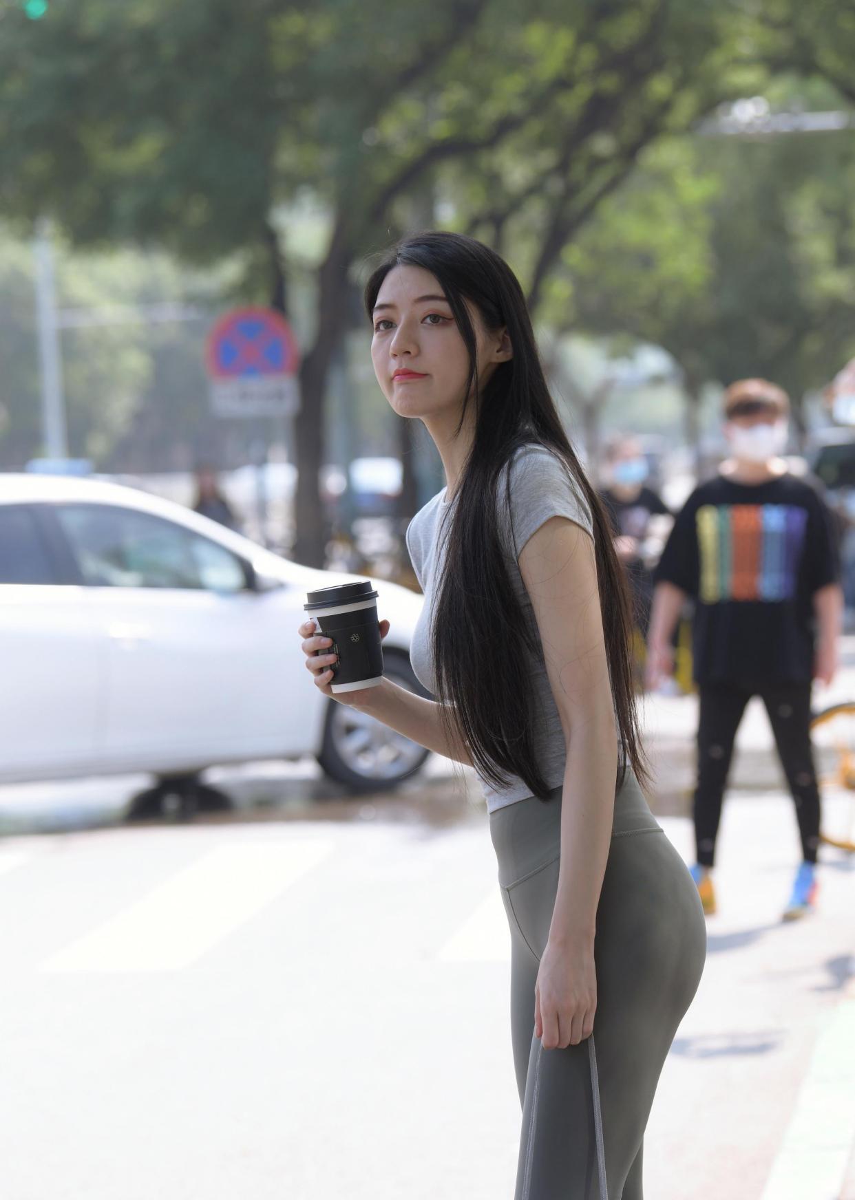 图片[3]-在外面逛街的瑜伽裤女孩J2240 449P1V-16.7GB-野途图库