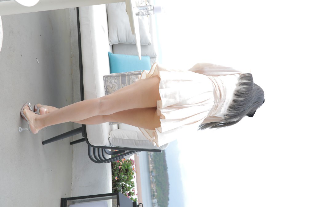 图片[3]-戴黑色蝴蝶结的长发女孩【369P】00027-野途图库