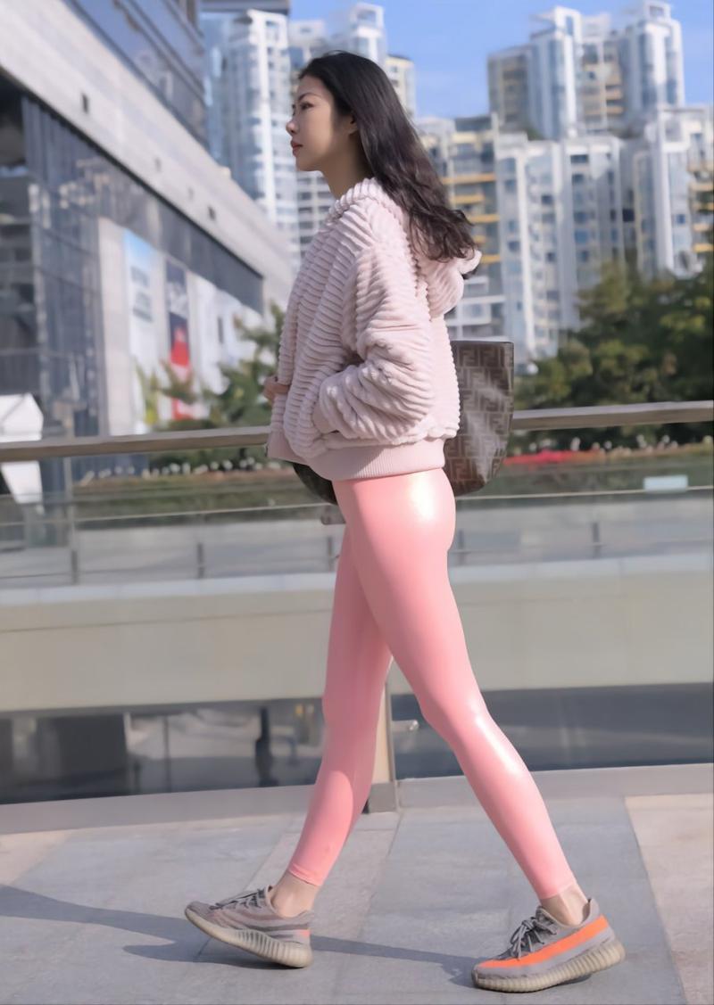 图片[2]-粉红色紧身裤的女孩 J1482 365P2V-18.1GB-野途图库