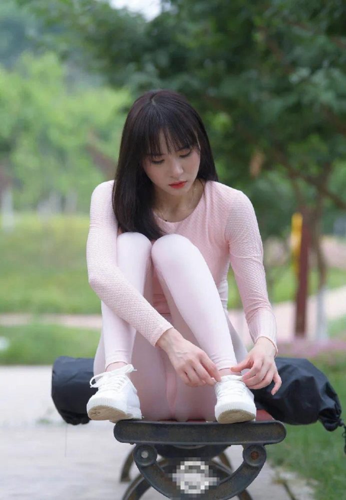 图片[4]-粉粉的瑜伽裤女孩太可爱了 J2090 854P1V-30.4GB-野途图库