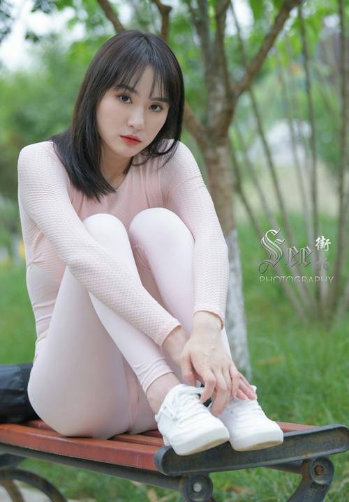 图片[2]-粉粉的瑜伽裤女孩太可爱了 J2090 854P1V-30.4GB-野途图库