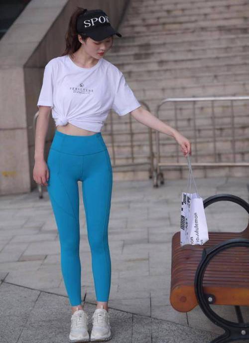 图片[3]-蓝色瑜伽裤阳光女孩J2095 611P1V-21.8GB-野途图库