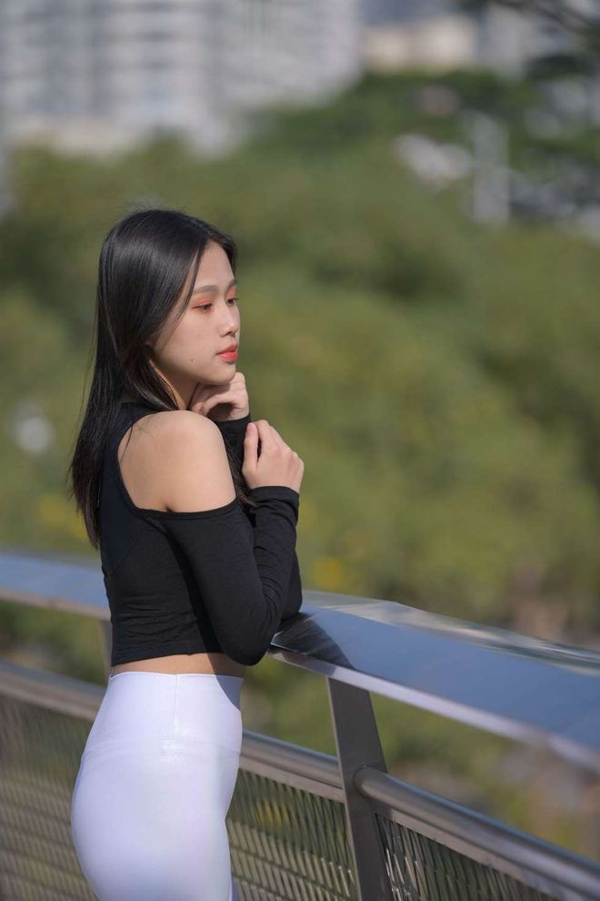 图片[4]-穿紧身白裤的端庄女孩 J1436 674P1V-22.2GB-野途图库