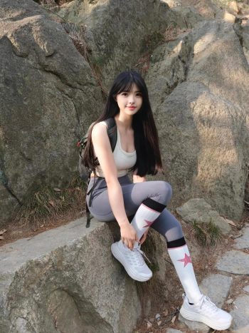 图片[7]-爱爬山的瑜伽裤MM，太甜美了！~-野途图库